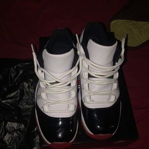 Jordan 11 low white/red/black